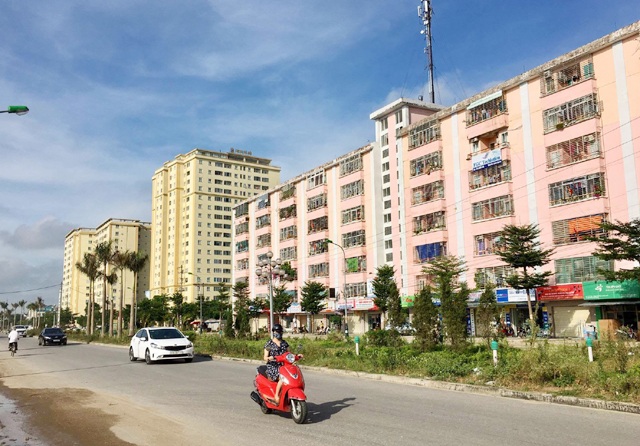 “Hễ mưa một tý thì chỗ nào cũng thành hồ bơi” - 1 Thành phố Vinh hiện có nhiều chung cư xây dựng trong nội đô, gây sức ép lớn đến an ninh trật tự, y tế, giáo dục...