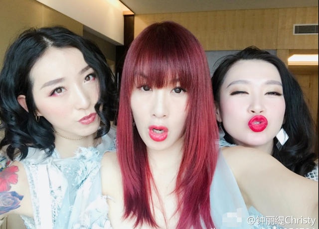 Kết hôn với người mẫu kém 12 tuổi, Chung Lệ Đề trẻ đẹp hơn xưa! - 13 Kết hôn với người mẫu kém 12 tuổi, Chung Lệ Đề trẻ đẹp hơn xưa! - 13