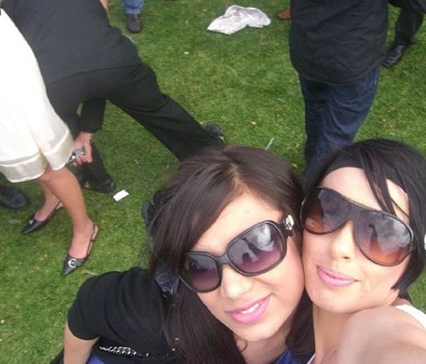 
Cũng chỉ là vô tình biết có kẻ gian xung quanh ta
