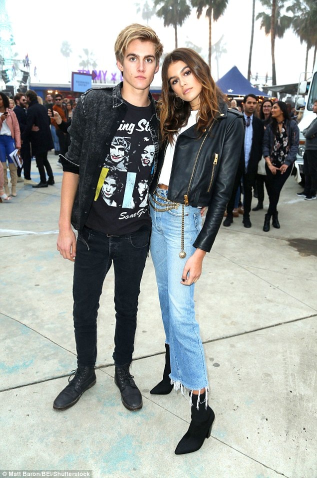 
Hai con của Cindy đều thừa hưởng nhiều nét đẹp từ cha mẹ
