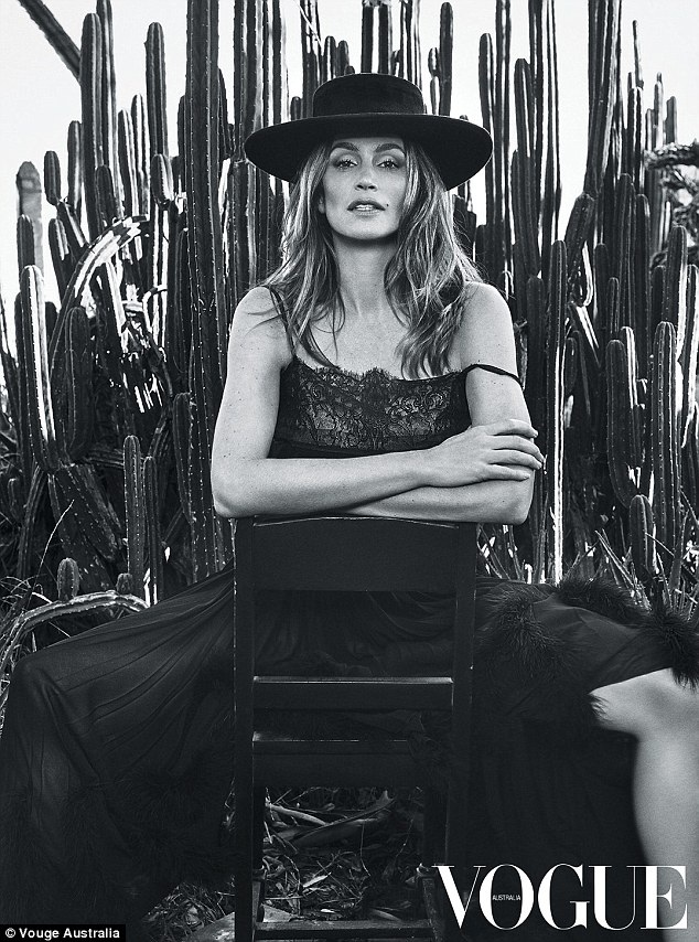 Cindy Crawford lo lắng khi con gái 15 tuổi gia nhập làng người mẫu - 3
Siêu mẫu 50 tuổi lo lắng khi con gái bước chân vào làng người mẫu, lĩnh vực mà cô đã rất thành công và điều này khiến con gái cô chịu nhiều áp lực.