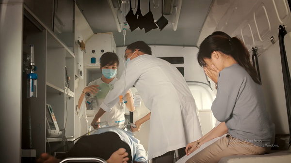 Xe cứu thương không được nhường đường, người bệnh tử vong - 1 Người bệnh trong tình trạng nguy cấp phải chạy đua từng phút, từng giây với tử thần