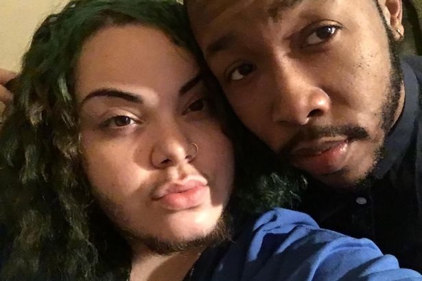 Cô gái có râu vẫn được bạn trai khen xinh - 1 Cô gái có râu vẫn được bạn trai khen xinh - 1