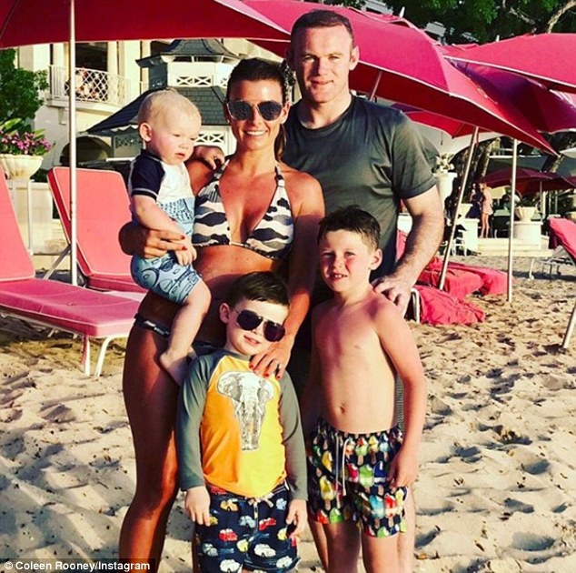 Coleen Rooney không quan tâm khi bị chê béo - 4
Bà mẹ ba con nói, cô sẽ buồn nếu những lời nói đó tới từ bạn bè hay người thân còn lại thì không