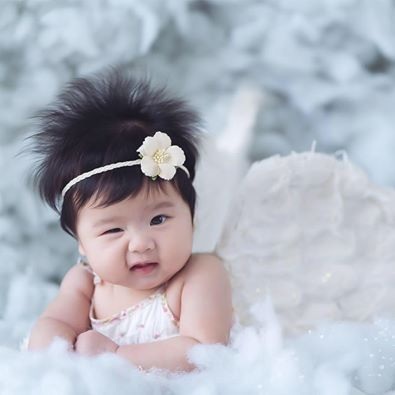 Và món quà đặc biệt mà chồng Vân Trang dành cho vợ đó là cho phép nữa diễn viên chia sẻ hình ảnh con gái của mình để khoe món quà lớn nhất có được từ tình yêu của cả hai.