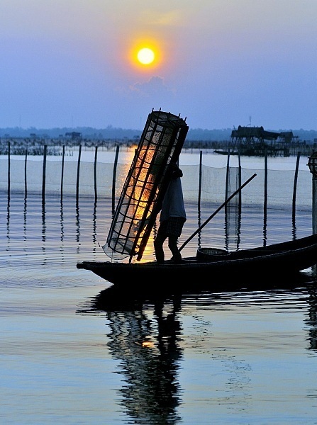 Công bố 6 tour du lịch đầm phá riêng chỉ có ở vùng đầm phá Quảng Điền - 7 ... hay đang đổ Nò (1 dụng cụ bắt cá đầm phá)