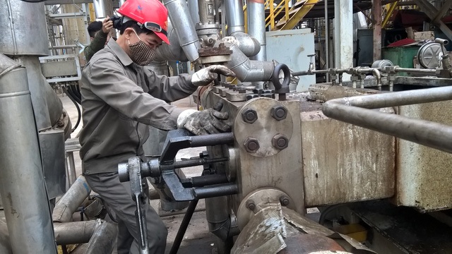 Cấm nhập máy móc, thiết bị cũ có độ tuổi quá 10 năm - 1 Cho phép nhập khẩu máy móc cũ nhưng tuổi đời không quá 10 năm - ảnh Nguyễn Tuyền