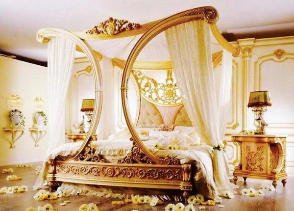 Choáng với cách khoe cuộc sống "trên tiền" của hội "cậu ấm cô chiêu" Zimbabwe - 15 Chiếc giường mạ vàng của Uebert Angel.