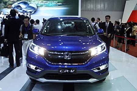 
Năm 2017, giá xe CR-V có mức giảm chưa từng có trong lịch sử Honda Việt Nam (Ảnh: Việt Hưng)
