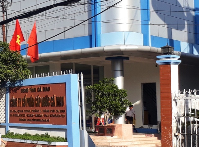 Đề nghị kỷ luật Đảng các lãnh đạo Công ty Cấp nước Cà Mau! - 1
Công ty Cấp nước Cà Mau - nơi cho hơn trăm công nhân mất việc sai quy định và hàng loạt lãnh đạo bị kỷ luật.