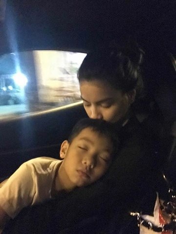 Cường Đô la vẫn xem Hồ Ngọc Hà là gia đình nhỏ, là bạn thân - 3 Subeo ngủ ngon trong vòng tay mẹ.