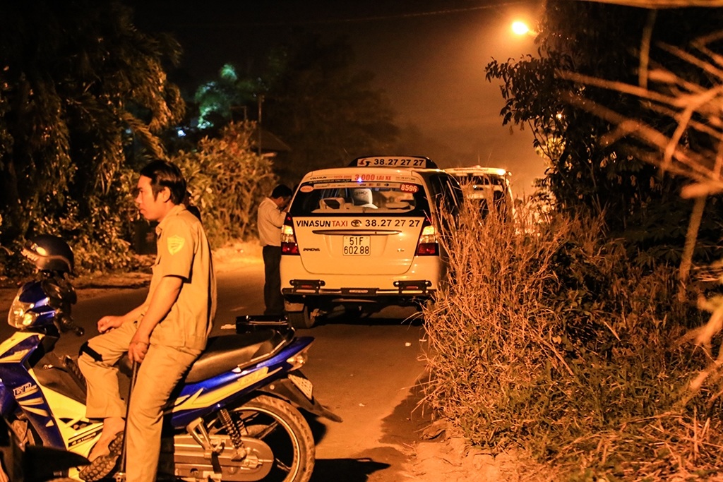 Thuê taxi chở đến chỗ vắng người, kề dao cướp của tài xế - 1 Thuê taxi chở đến chỗ vắng người, kề dao cướp của tài xế - 1