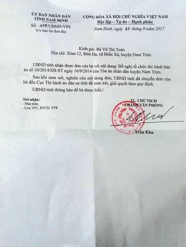 Vụ 3 năm không thi hành nổi bản án có hiệu lực: Dân “mỏi mòn” chờ đợi cơ quan chức năng! - 1 UBND tỉnh Nam Định chuyển đơn của bà Toán đến Cục thi hành án dân sự tỉnh Nam Định để xem xét, giải quyết theo quy định