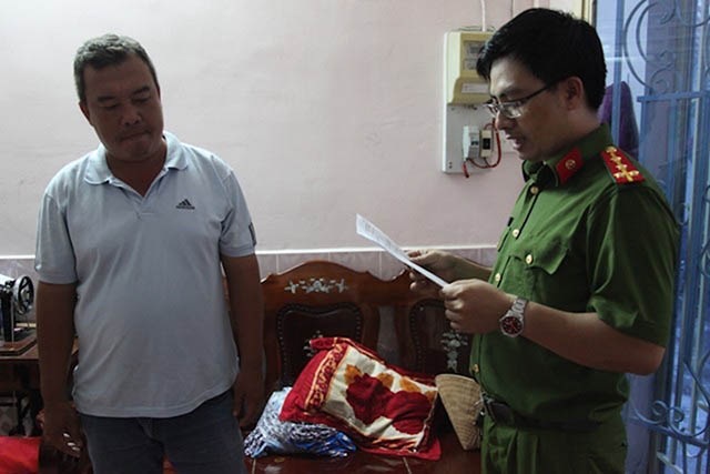 Vụ thanh tra giao thông nhận hối lộ tiền tỷ: Ăn hối lộ để... chạy chức? - 2
Trong 7 TTGT bị đề nghị truy tố, bị can Đoàn Vũ Duy ăn hối lộ nhiều nhất (gần 2, 8 tỷ đồng)