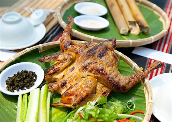 Ba món dân dã trên đường rong ruổi phố núi Pleiku - 4 Bộ đôi món ăn mang đậm hương vị của núi rừng. (Ảnh: amthuctaynguyen)