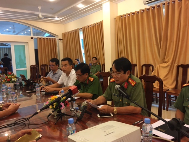 Phá án cướp ngân hàng: Lần đường rút lui của thủ phạm từ camera nhà dân - 3
Theo lãnh đạo Ban chuyên án, các cơ quan phát hiện đường đi và đường rút của đối tượng từ việc chắp nối những hình ảnh ghi nhận được qua các camera an ninh của nhà dân dọc đường.
