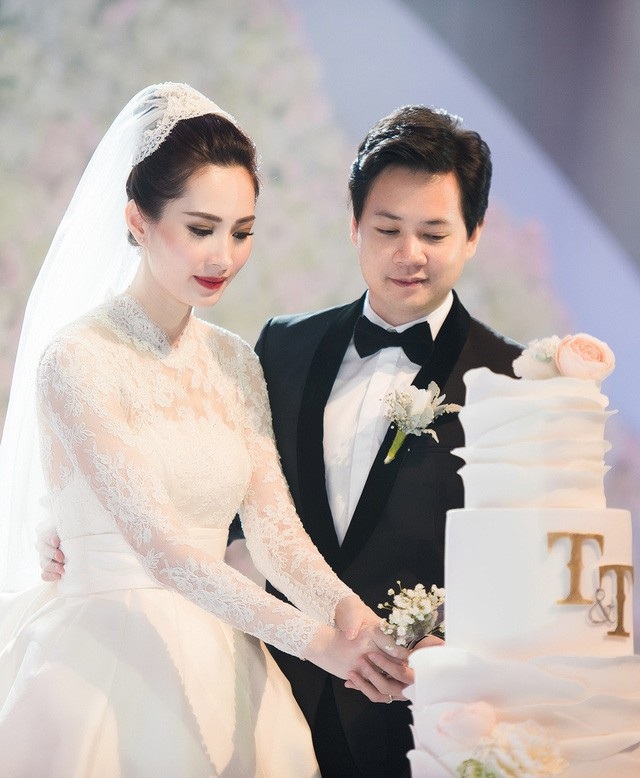 Những đám cưới "gây sốt" của sao Việt trong năm 2017 - 16 Những đám cưới "gây sốt" của sao Việt trong năm 2017 - 16