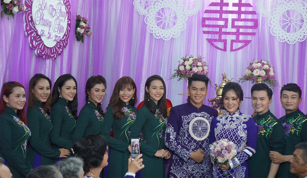 Diễn viên Lê Phương hạnh phúc bên chồng mới - 23