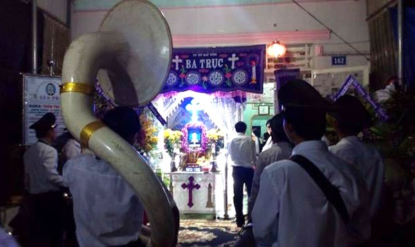 Bình Dương: Sản phụ tử vong, người nhà "tố" bệnh viện tắc trách! - 1 Chị Trang được gia đình lo hậu sự.