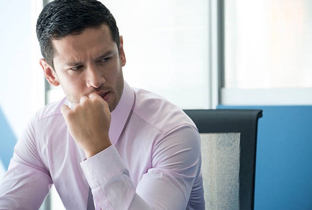 Vợ đùng đùng đòi ly hôn sau khi bị chồng phát hiện tham gia "hội độc thân" - 1