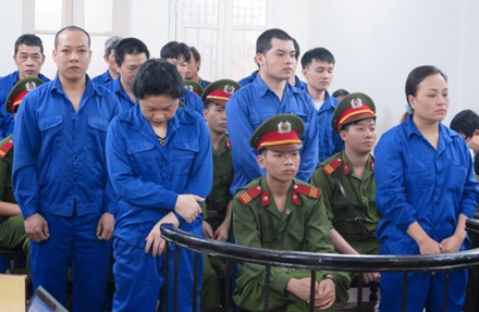 Bà trùm đường dây ma tuý hơn 1 nghìn bánh heroin thoát án tử hình - 2 8 án tử cho đường dây ma tuý xuyên quốc gia lên đến nghìn bánh heroin.