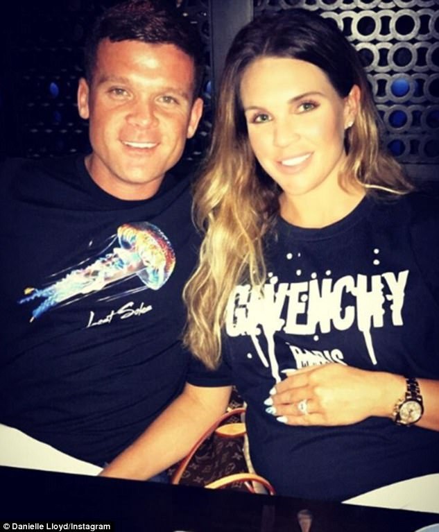 
Tôi bị chứng đau thần kinh tọa, tôi liên tục phải vào nhà vệ sinh nhưng thực sự tôi sẽ nhớ cái bụng của mình sau khi con chào đời, người đẹp nói
