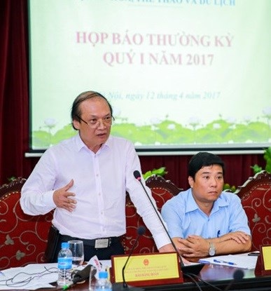 “Số phận” 3 ca khúc chưa được cấp phép của nhạc sỹ Trịnh Công Sơn sẽ ra sao? - 1 Ông Đào Đăng Hoàn - Cục phó Cục NTBD trả lời những thắc mắc của báo chí trong cuộc họp báo thường kỳ Quý I năm 2017 diễn ra chiều 12/4 tại Hà Nội. Ảnh: Lao động.