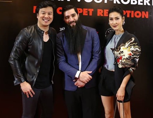 Đông đảo sao Việt háo hức gặp gỡ đạo diễn phim "Kong: Đảo đầu lâu" tại Việt Nam - 4 Nhạc sĩ Thanh Bùi hào hứng khi gặp đạo diễn nổi tiếng của Hollywood