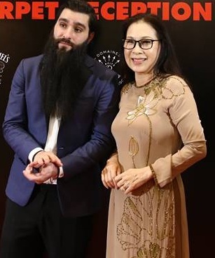 Đông đảo sao Việt háo hức gặp gỡ đạo diễn phim "Kong: Đảo đầu lâu" tại Việt Nam - 8 Nghệ sĩ ưu tú Kim Xuân rất vui khi gặp đạo diễn và nhiều người trong nghề trong buổi gặp gỡ thân mật này