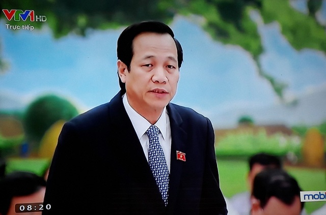 Giảm thất nghiệp: Bộ LĐ-TB&XH đề xuất 3 đột phá trong giáo dục nghề nghiệp - 1
Bộ trưởng Đào Ngọc Dung trả lời chất vấn.