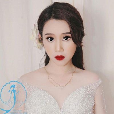 "Bản sao" Á hậu Hoàng Anh lọt Top 10 Hoa hậu Đại Dương - 2 Người đẹp có khuôn mặt như búp bê barbie lọt vòng tuyển chọn online của Hoa hậu Đại Dương đó là thí sinh Đào Nguyễn Nhật Thư.