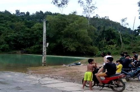Nam công nhân lắp biển báo giao thông chết nổi trên mặt nước - 1 Đập Bai Mường, nơi phát hiện thi thể nam công nhân