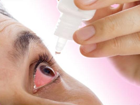 Liệu có tác dụng phụ nào khi sử dụng lá trầu không để chữa đau mắt đỏ không?