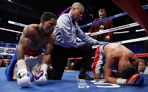 "Độc cô cầu bại" Mayweather hạ knock-out McGregor - 16 "Độc cô cầu bại" Mayweather hạ knock-out McGregor - 16