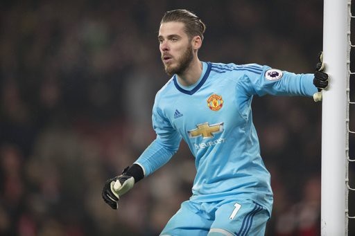 Đội hình tiêu biểu vòng 15 Premier League: De Gea là số 1 - 1 De Gea đã có tới 14 pha cản phá cú sút trong trận đấu với Arsenal