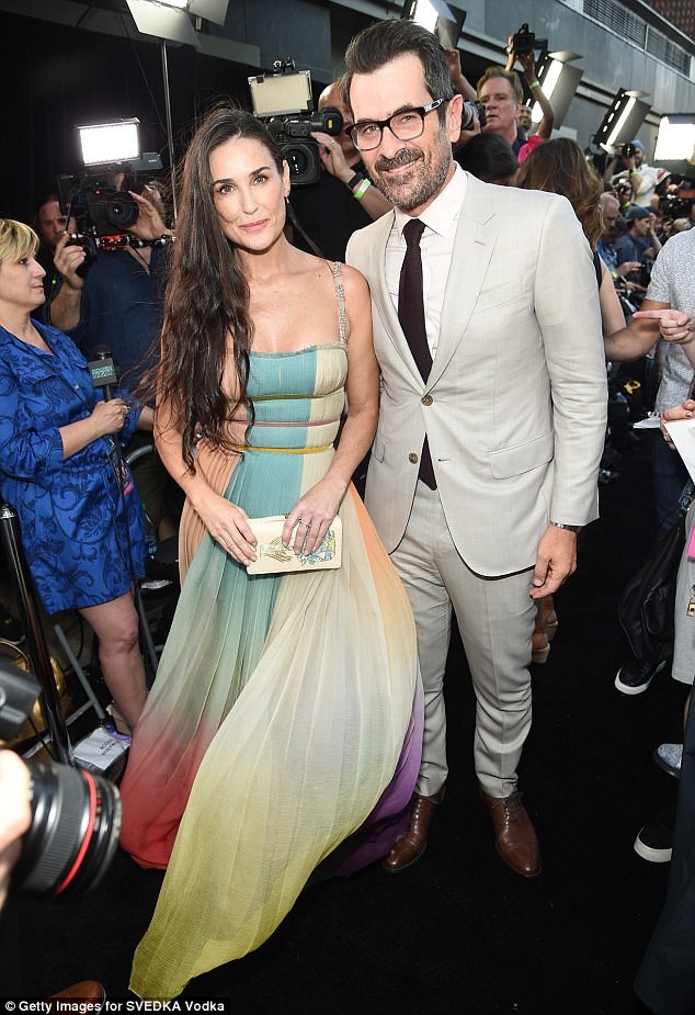 Ngôi sao "Oan hồn" Demi Moore quyến rũ ở tuổi 54 - 7