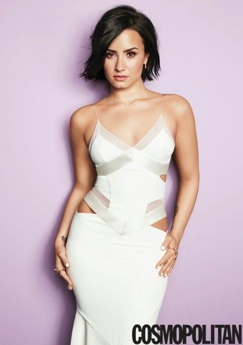 Demi Lovato bị rò rỉ ảnh “nóng” - 1
Demi Lovato là nạn nhân mới bị phát tán ảnh nóng tại Hollywood.