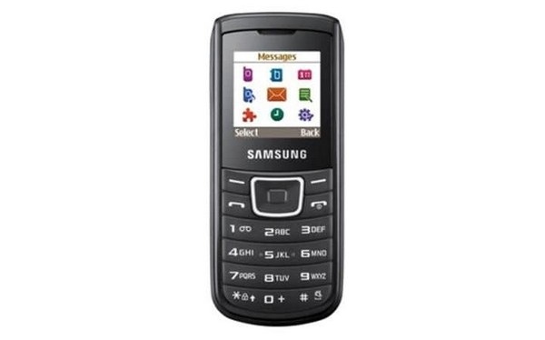 Điểm danh 20 chiếc điện thoại di động bán chạy nhất lịch sử - 13 Chiếc điện thoại E1100 của Samsung nổi bật với thời lượng pin chờ lên đến 13 ngày, được bán ra từ năm 2009 và tiêu thụ được hơn 150 triệu máy trên toàn cầu.
