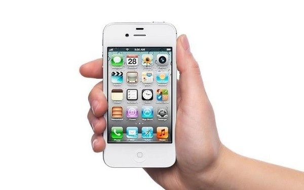 Điểm danh 20 chiếc điện thoại di động bán chạy nhất lịch sử - 3 iPhone 4S, ra mắt vào năm 2011, là phiên bản iPhone đầu tiên được tích hợp trợ lý ảo Siri và được xem là “di sản cuối cùng” của CEO Steve Jobs trước khi qua đời. Sản phẩm đã bán được hơn 60 triệu thiết bị trên toàn cầu.