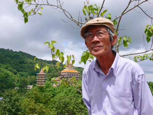 Điêu khắc gia “bàn tay vàng” với những Pho tượng Phật kỷ lục - 1 Chân dung điêu khắc gia Thuỵ Lam. Ảnh: TL.