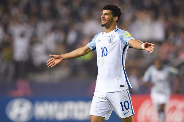 Chelsea hẳn sẽ tiếc hùi hụi khi bán Dominic Solanke cho Liverpool ngay trước thềm giải đấu (với giá chỉ 3 triệu bảng). Solanke không nổi bật ở vòng bảng nhưng anh lại thi đấu cực kỳ ấn tượng ở vòng knock-out. Bàn thắng duy nhất vào lưới Mexico ở tứ kết hay cú đúp trong trận gặp Italia ở bán kết của Solanke đã góp công giúp U20 Anh lọt vào chung kết (sau đó lên ngôi vô địch). Những đóng góp của Solanke đã được ghi nhận bằng giải thưởng Cầu thủ xuất sắc nhất giải đấu.