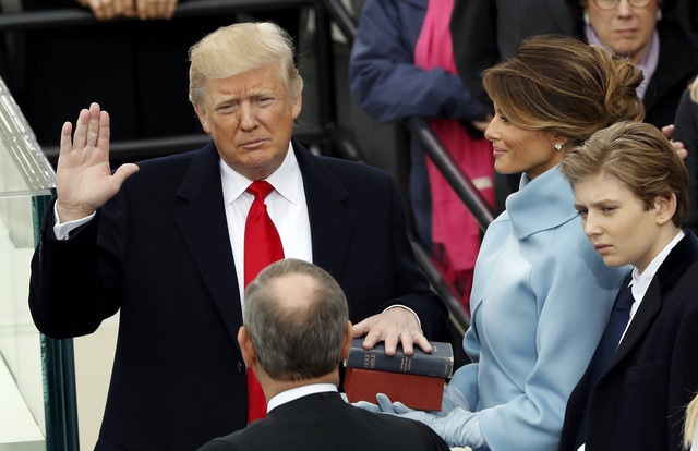 Việt Nam gửi điện chúc mừng tân Tổng thống Mỹ Donald Trump - 1 Ông Donald Trump trong lễ nhậm chức (Ảnh: Reuters)