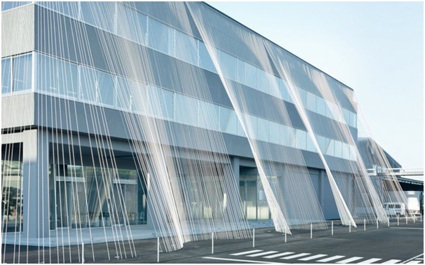 Nhật Bản chế tạo thiết bị đặc biệt đối phó với động đất - 2 
Sợi carbon chống chịu động đất của công ty Komatsu Seiren ở Nhật Bản.