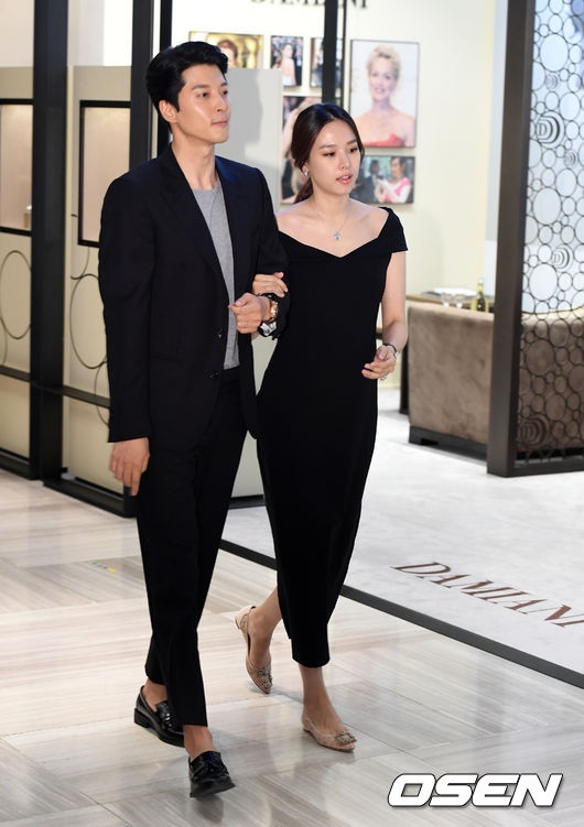 Bị "tẩy chay", Lee Dong Gun bí mật làm đám cưới và khoe ảnh cưới "lung linh" - 6 Bị "tẩy chay", Lee Dong Gun bí mật làm đám cưới và khoe ảnh cưới "lung linh" - 6