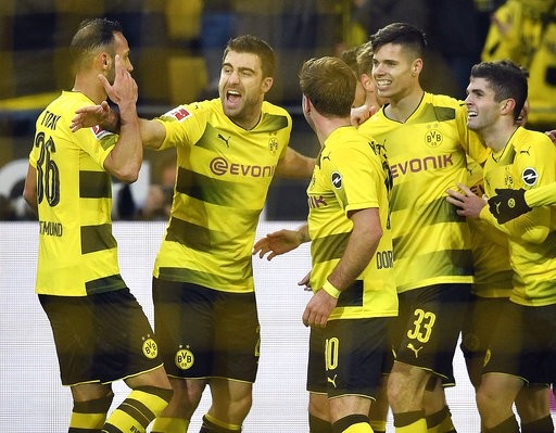Dẫn trước 4-0, Dortmund vẫn bị rơi điểm khó tin - 1 Dortmund đã dẫn trước Schalke tới 4-0 chỉ sau 25 phút