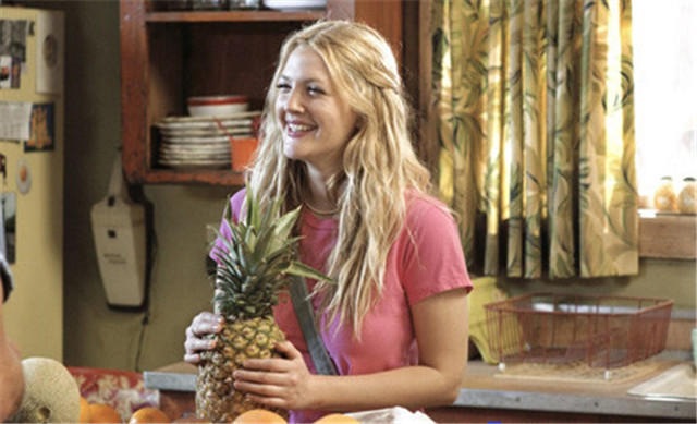 Drew Barrymore: Từ ngôi sao "nhí" nổi loạn tới bà mẹ tận tâm - 14
Vai diễn cô nàng mất trí nhớ đáng yêu trong bộ phim tâm lý tình cảm 50 ngày hẹn đầu tiên cũng khiến fan và báo giới ca ngợi rất nhiều. Bộ phim đã trở thành một trong những bộ phim tình yêu lãng mạn hay nhất trong lịch sử điện ảnh.