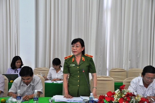 Thiếu tướng Trần Thị Ngọc Đẹp cung cấp thông tin về việc chữa cháy tại công ty may