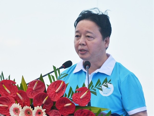 “Bảo vệ vững chắc từng tấc đất, vùng biển và hải đảo thiêng liêng” - 3 Bộ trưởng Tài nguyên - Môi trường Trần Hồng Hà phát biểu tại buổi lễ.