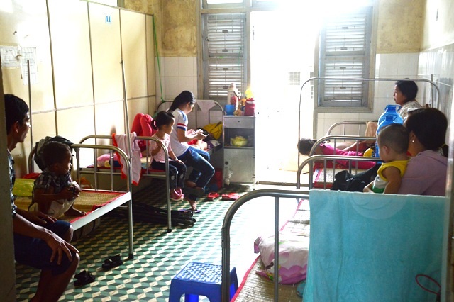 Sóc Trăng: Bệnh nhi mắc hô hấp tăng cao - 1 Bệnh nhân đang điều trị tại Bệnh viện Sản-Nhi Sóc Trăng.