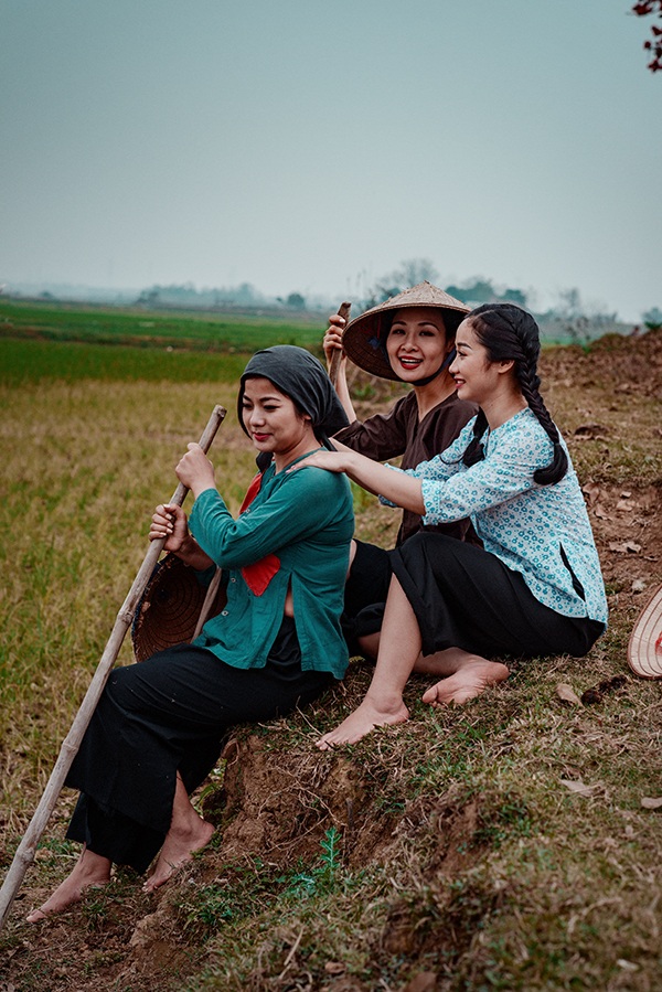 Bồi hồi mùa hoa gạo rực đỏ tháng 3 - 8 ... tíu tít bên nhau.